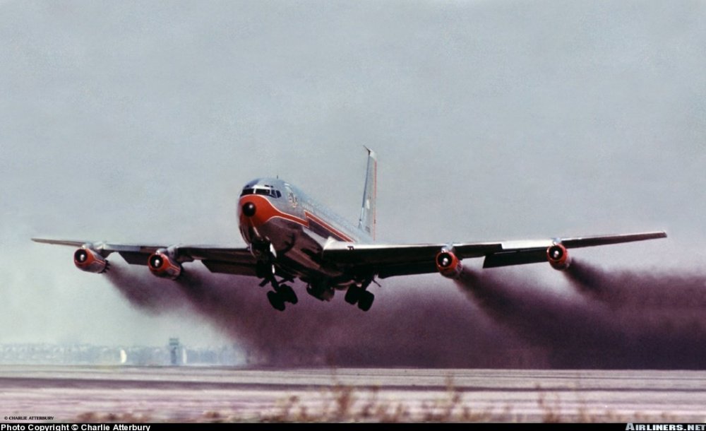 Coal-fired Boeing 707.jpg