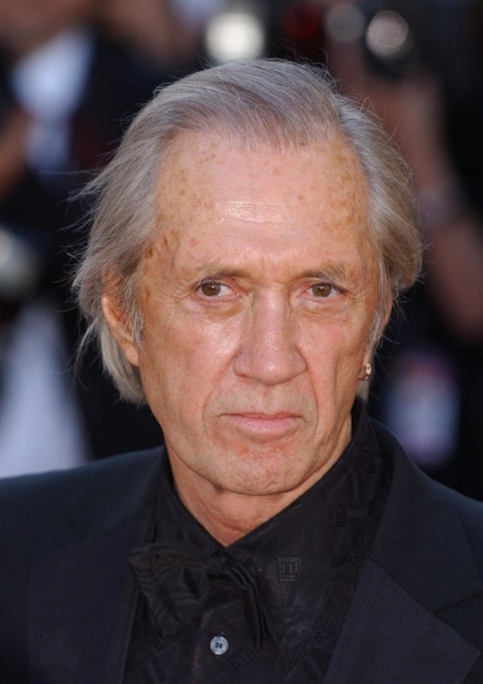 david-carradine-456272-2-raw.thumb.jpg.566eec6786f0563dc11e8acff56f66cd.jpg