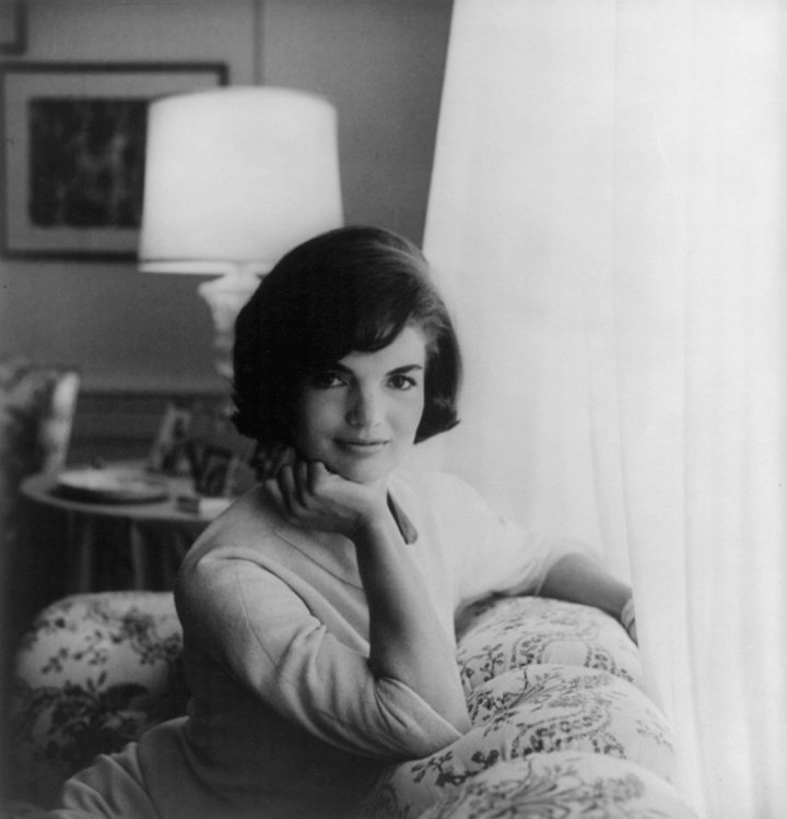 Jacqueline-Kennedy-1961.jpg