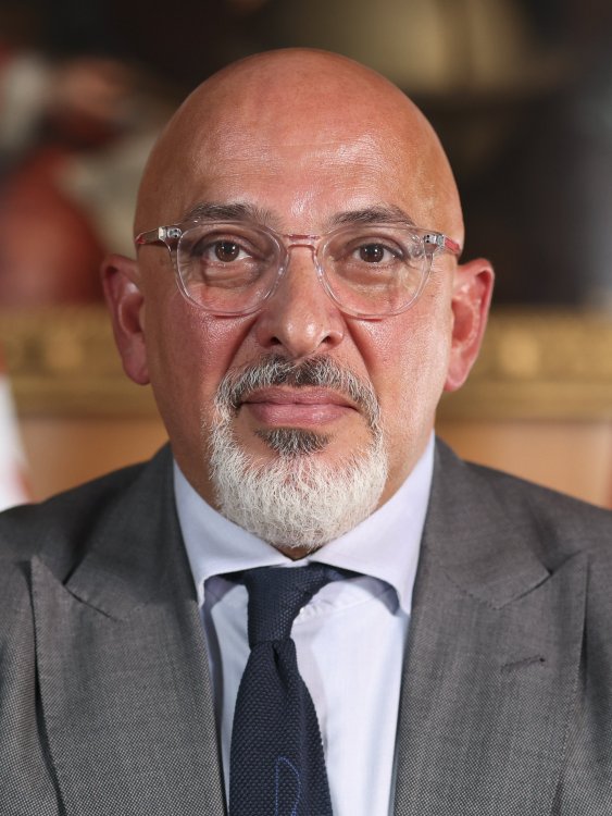 Nadhim_Zahawi_Official_Cabinet_Portrait,_September_2021_(cropped).jpg