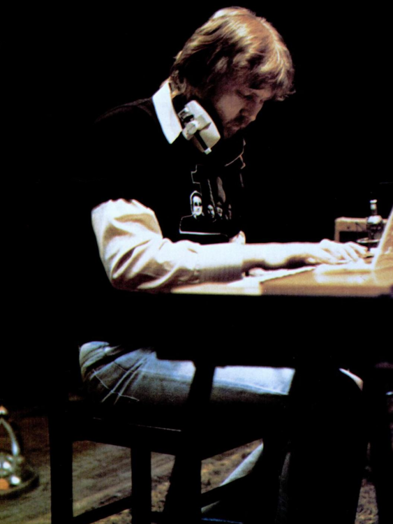 13244144_HarryNilsson(1974)(tall).thumb.png.a56442ae4852aa8b16c117672b703296.png