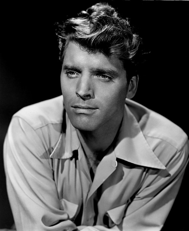 1916389510_BurtLancaster-publicity1947.thumb.JPG.4db4e8cb9f1c13e0e5de1ed3d7913f1a.JPG